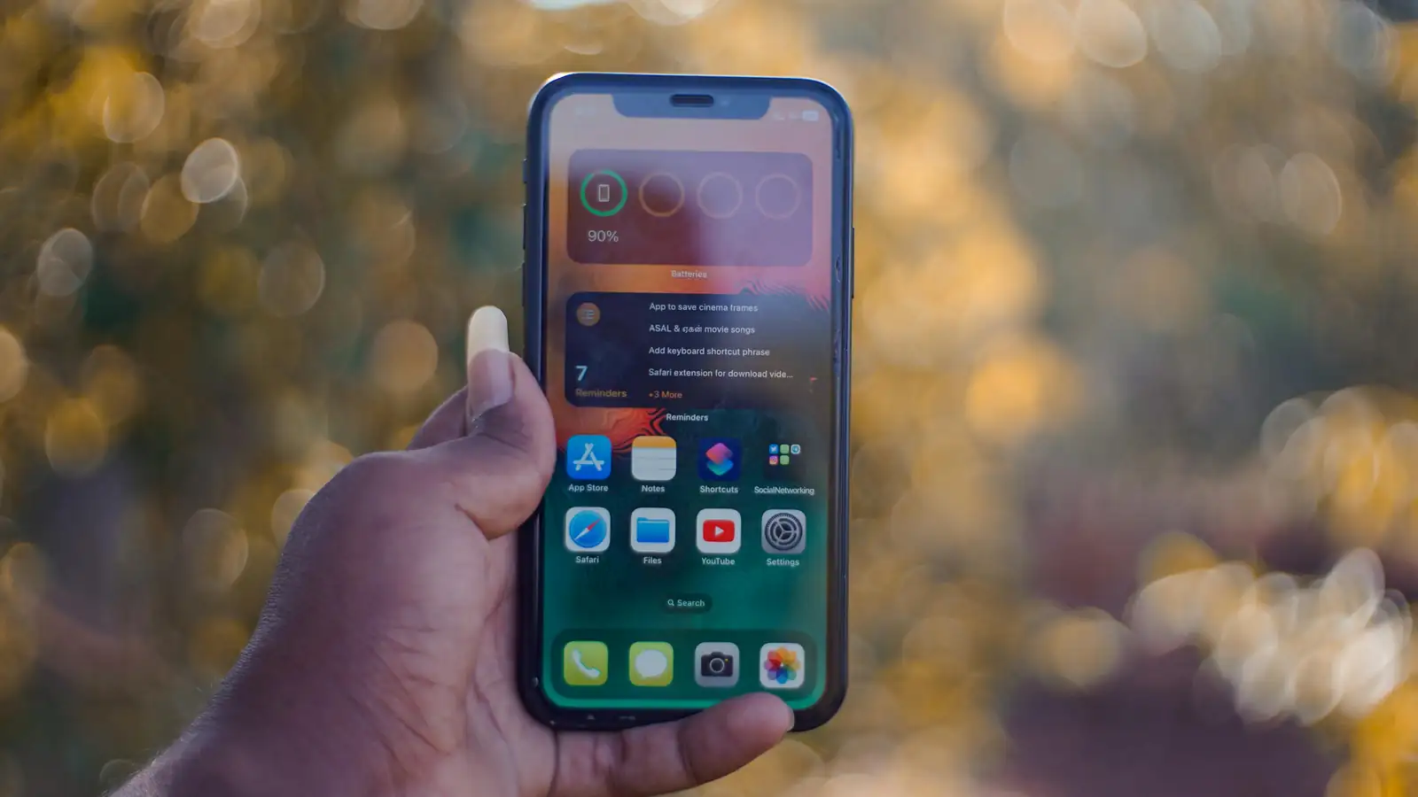 Real-time mobile experience on smartphone screen
