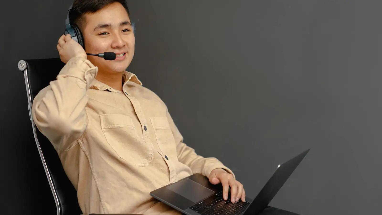 Customer success representative supporting app users